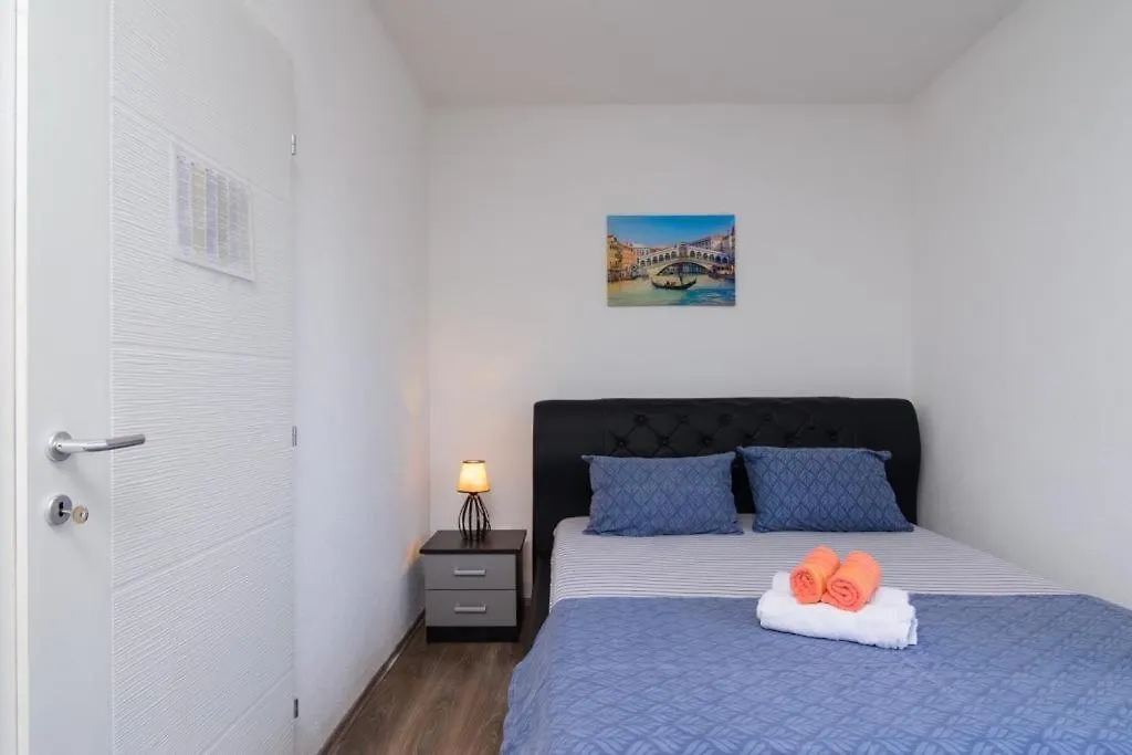 Apartment In Okrug Gornji With Sea View, Balcony, Air Conditioning, Wifi 5134-7 Trogir