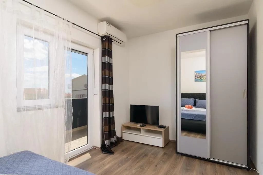 Apartment In Okrug Gornji With Sea View, Balcony, Air Conditioning, Wifi 5134-7 Trogir